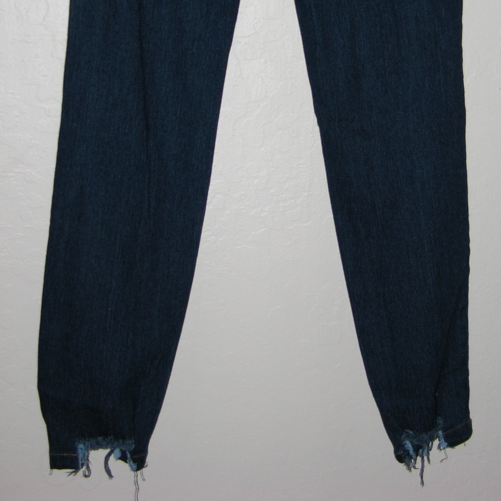 ๐ฆ Free Shipping! ๐ฆ High Waist Distressed Denim Pencil Jeans - Picture 7 of 7